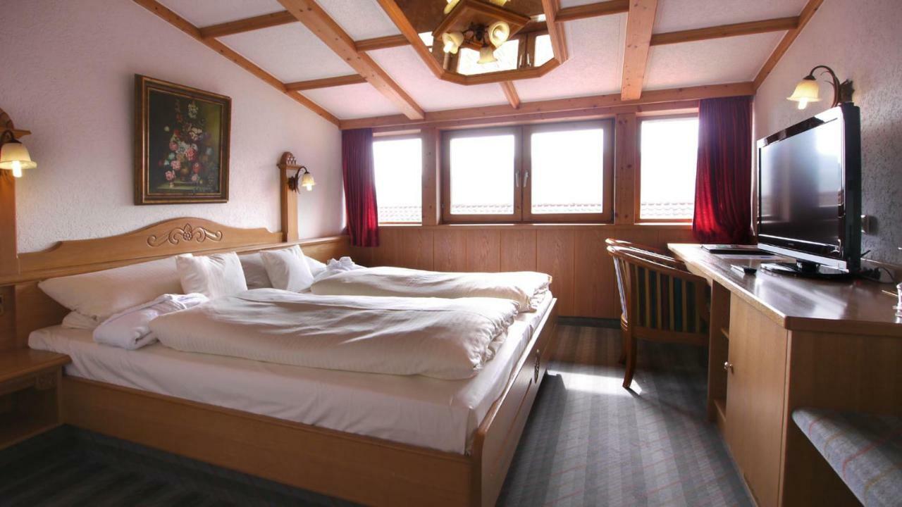 Wellness Hotel Bayerischer Hof ริมบาค ภายนอก รูปภาพ